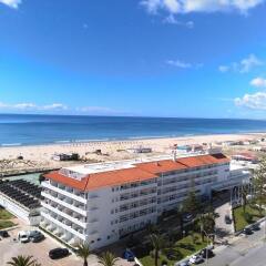 Отель Yellow Praia Monte Gordo пляж