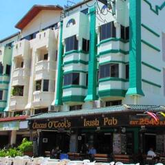 Отель Angus O'Tool's Irish Pub Guesthouse вид на фасад фото 2