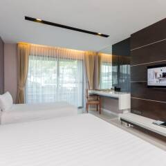Отель The Charm Resort Phuket сейф в номере