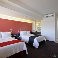 Отель Holiday Inn Dali Airport Мехико комната для гостей фото 3