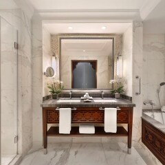 Отель The Ritz-Carlton, Dubai ванная