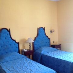 Hotel Castille сейф в номере
