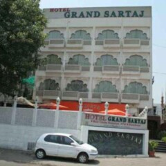 Отель Grand Sartaj Hotel Индия, Нью-Дели - отзывы, цены и фото номеров - забронировать отель Grand Sartaj Hotel онлайн вид на фасад