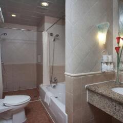 Sanya Golden Phoenix Sea View Hotel ванная