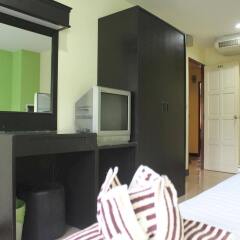 Отель Rayaan Guest House Phuket удобства в номере