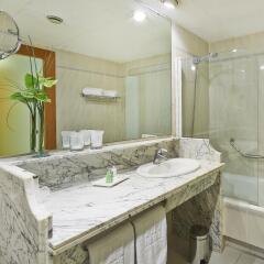Hesperia Sant Just Hotel ванная