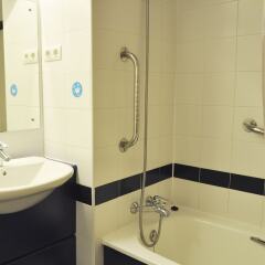 Отель Travelodge Barcelona Poblenou ванная