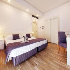 Traiano Hotel сейф в номере