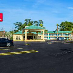 Отель Econo Lodge Inn & Suites Hardeeville I-95 Хардивилль парковка