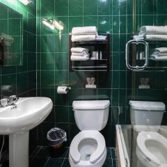 Отель Midtown West Hotel США, Нью-Йорк - отзывы, цены и фото номеров - забронировать отель Midtown West Hotel онлайн ванная