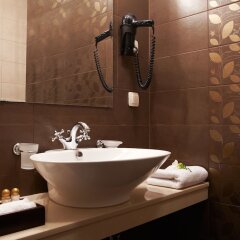 Отель Premier Luxury Mountain Resort Болгария, Банско - отзывы, цены и фото номеров - забронировать отель Premier Luxury Mountain Resort онлайн ванная фото 2