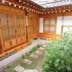 Отель Irang Hanok Guesthouse Южная Корея, Сеул - отзывы, цены и фото номеров - забронировать отель Irang Hanok Guesthouse онлайн