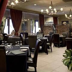 Отель Carriage House Inn Канада, Калгари - отзывы, цены и фото номеров - забронировать отель Carriage House Inn онлайн питание