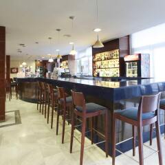Отель Prestige Sant Marc Испания, Курорт Росес - отзывы, цены и фото номеров - забронировать отель Prestige Sant Marc онлайн гостиничный бар