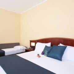 Отель Mercure Genova San Biagio сейф в номере