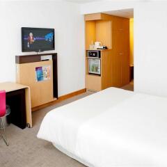 Отель Novotel Wroclaw City Польша, Вроцлав - отзывы, цены и фото номеров - забронировать отель Novotel Wroclaw City онлайн комната для гостей фото 2