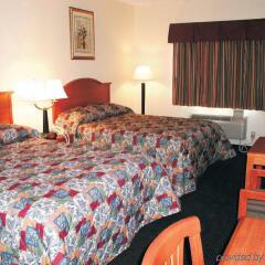 Отель Americas Best Value Inn & Suites-Bush Int'l Airport комната для гостей фото 3