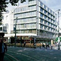 Отель NH Amsterdam Caransa спортивное сооружение