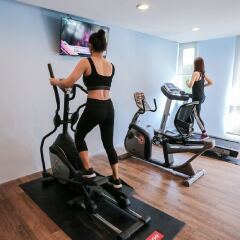 Отель Crystal Suites Suvarnabhumi Airport Бангкок фитнесс-зал