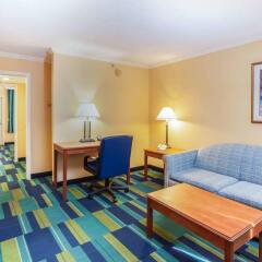 Отель Comfort Inn and Suites Resort Cocoa Beach США, Какао-Бич - отзывы, цены и фото номеров - забронировать отель Comfort Inn and Suites Resort Cocoa Beach онлайн удобства в номере