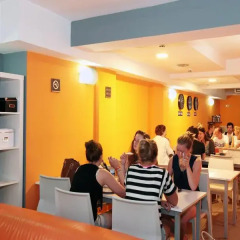 Отель Center Valencia Youth Hostel Испания, Валенсия - 2 отзыва об отеле, цены и фото номеров - забронировать отель Center Valencia Youth Hostel онлайн питание фото 3