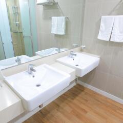 Отель Yongpyong Resort Dragon Valley Hotel Южная Корея, Пхёнчан - отзывы, цены и фото номеров - забронировать отель Yongpyong Resort Dragon Valley Hotel онлайн ванная