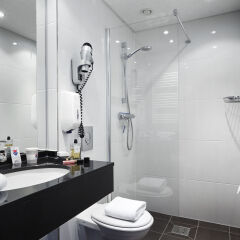Отель CABINN Vejle Hotel Дания, Вайле - 1 отзыв об отеле, цены и фото номеров - забронировать отель CABINN Vejle Hotel онлайн ванная