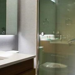 Hyatt Place at The Hollywood Casino / Pittsburgh - South in Washington, United States of America from 160$, photos, reviews - zenhotels.com bathroom