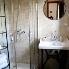 Отель House With 4 Bedrooms in Varzea do Douro, With Furnished Garden and Wi Марку-ди-Канавезиш ванная