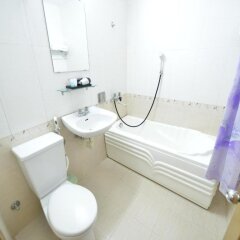 Отель Golden Time Hostel 2 Вьетнам, Ханой - отзывы, цены и фото номеров - забронировать отель Golden Time Hostel 2 онлайн ванная