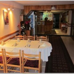 Отель Family Hotel Karov Болгария, Чепеларе - отзывы, цены и фото номеров - забронировать отель Family Hotel Karov онлайн питание