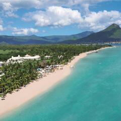 Отель Sugar Beach A Sun Resort пляж