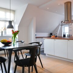 Апартаменты Super Cozy 3-bedroom Duplex Apartment in Frederiksberg Close to Copenhagen Zoo Фредериксберг фото 7