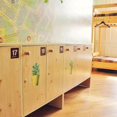 Old City Hostel сейф в номере