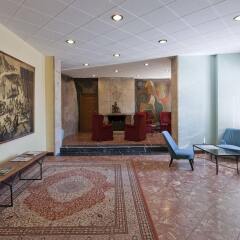 Отель Apartamentos Montserrat Abat Marcet интерьер отеля