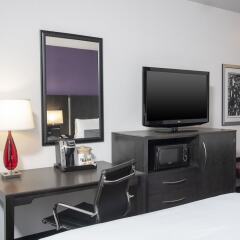 Holiday Inn Express Hotel & Suites Columbus - Polaris Parkway Колумбус удобства в номере фото 2