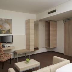 Отель H+ Hotel München Германия, Мюнхен - отзывы, цены и фото номеров - забронировать отель H+ Hotel München онлайн комната для гостей фото 3