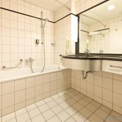 Leonardo Royal Hotel Düsseldorf Königsallee ванная