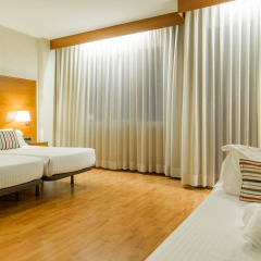 Отель Aparthotel Mariano Cubi Barcelona комната для гостей фото 3