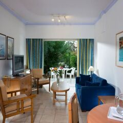 Отель Paphos Gardens Holiday Resort Кипр, Пафос - 1 отзыв об отеле, цены и фото номеров - забронировать отель Paphos Gardens Holiday Resort онлайн комната для гостей фото 2