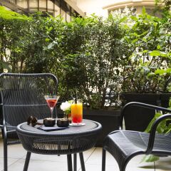 Отель Le Narcisse Blanc & Spa Париж балкон