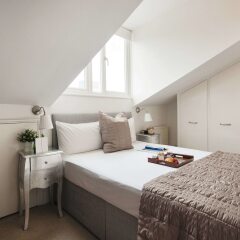 Апартаменты The Cromwell Road Rooftop Apartment - LSBI комната для гостей