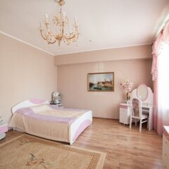 Гостиница Family-Hotel в Кургане отзывы, цены и фото номеров - забронировать гостиницу Family-Hotel онлайн Курган комната для гостей фото 4