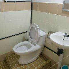 Alice Semporna Backpackers Hostel ванная