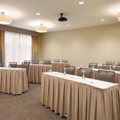 Отель Homewood Suites by Hilton Frederick