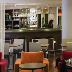 Отель Novotel Suites Nice Airport гостиничный бар фото 3