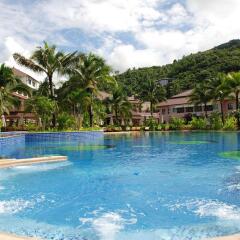 Отель Alpina Phuket Nalina Resort & Spa бассейн