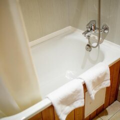 Гостиница на воде Волжская Жемчужина в Ярославле - забронировать гостиницу на воде Волжская Жемчужина, цены и фото номеров Ярославль ванная фото 2