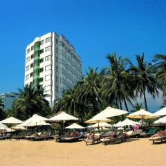 Отель The Light Hotel & Spa Вьетнам, Нячанг - 1 отзыв об отеле, цены и фото номеров - забронировать отель The Light Hotel & Spa онлайн пляж