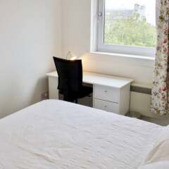 Апартаменты 2 Bedroom Apartment Near Centre Of The City Эдинбург комната для гостей фото 4